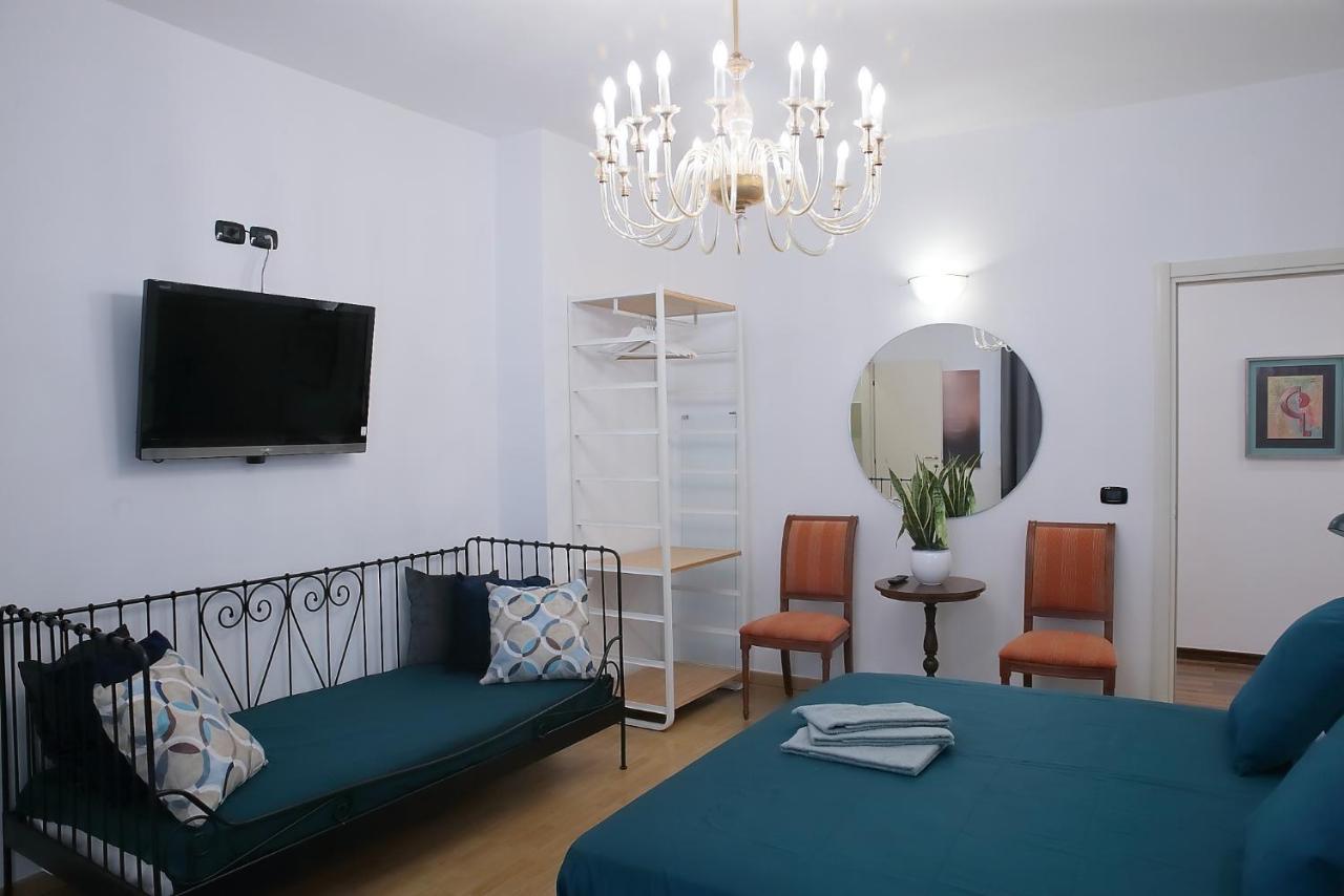 L.T. Savoia Palace & Cavour C.L. Hotel Бари Екстериор снимка